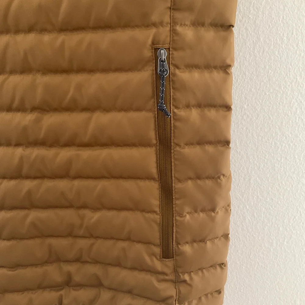 Eddie Bauer Men's Size Small Lightweight Packable Tan Puffer Vest